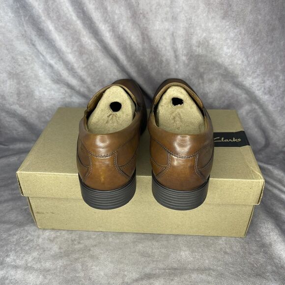 New In Box Men\'s Clarks, Tilden Free Loafer 26130098 Dark Tan Leather Size 13 M main image 4